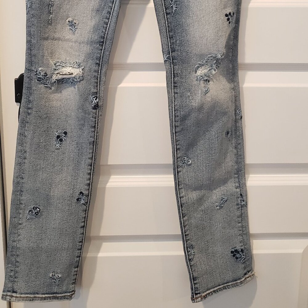 NWT: Driftwood Audrey High Rise Embroidered Jeans Sizes:24 & 25 - Picture 5 of 7